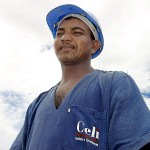 Moradores do Santa Maria atuam na execução da obra que beneficiará milhares de famílias no bairro - Fotos: Márcio Garcez