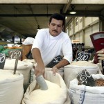 Limpeza dos mercados municipais é feita de forma sistemática  - Fotos: Márcio Garcez