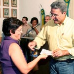 Centenas de pessoas são beneficiadas com recursos arrecadados durante o PréCaju 2005 - Fotos: Márcio Dantas