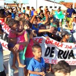 Carnaval de rua anima alunos e moradores do bairro Santa Maria  - Fotos: Walter Martins