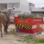 Empresas que jogam entulhos em lugar impróprio são notificadas pela Emsurb - Caixas coletoras instaladas na cidade