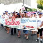 Caminhada reúne centenas de pessoas no Dia Internacional da Mulher - Fotos: Márcio Dantas