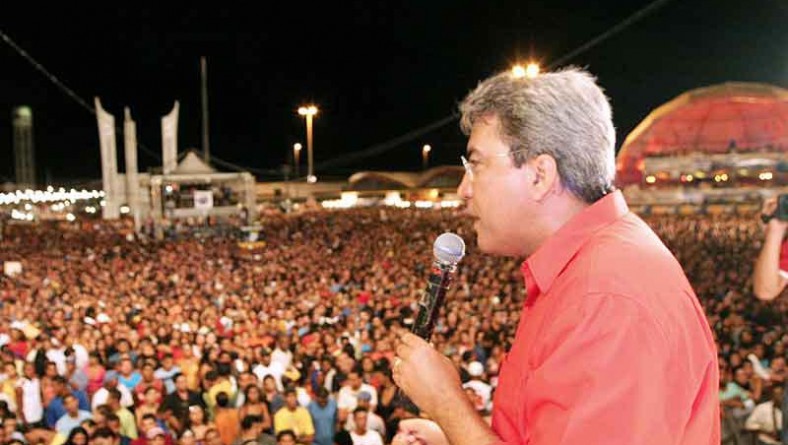 Mais de 200 mil pessoas comemoram os 150 anos de Aracaju na praça de eventos Hilton Lopes