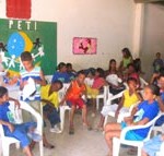 Crianças e adolescentes assistidos pelo Peti do Santa Maria comemoram a páscoa  - Comemoração da Páscoa