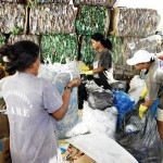 Cooperativa de reciclagem de lixo garante renda para dezenas de famílias do Santa Maria - Fotos: Silvio Rocha