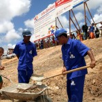 Prefeito assina ordem de serviço para recuperação de ruas e construção de escola no Santa Maria - Fotos: Márcio Dantas