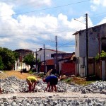 Principais ruas do loteamento Ângela Catarina estão sendo pavimentadas pela PMA - Fotos: Meme Rocha