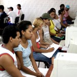 Cursos de informática incentivam alunos para o mercado de trabalho - Fotos: Wellington Barreto