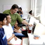 Cursos de informática incentivam alunos para o mercado de trabalho - Fotos: Wellington Barreto