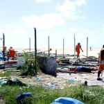 Moderna estrutura de tenda comercial proporciona vista panorâmica da praia de Atalaia  - Fotos: Wellington Barreto