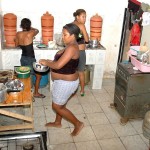 Famílias desabrigadas do Santa Maria contam com ajuda das assistentes sociais da PMA - Fotos: Silvio Rocha