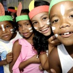 Crianças do Santa Maria festejam a cultura indígena - Fotos: Wellington Barreto