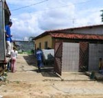 PMA transfere família que estava morando de forma irregular em imóvel do Projeto da Coroa do Meio  - Ação da PMA na Coroa do Meio