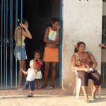 Famílias do Santa Maria abrigadas pela prefeitura recebem assistência diária - Fotos: Silvio Rocha