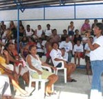 Prefeitura reúne mães do São Carlos para esclarecer dúvidas sobre o Bolsa Família - Reunião no Instituto e Creche Menino Jesus