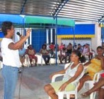 Prefeitura reúne mães do São Carlos para esclarecer dúvidas sobre o Bolsa Família - Reunião no Instituto e Creche Menino Jesus