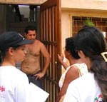 PMA transfere famílias do Galpão do Santa Maria para casas alugadas - Ação da Semasc no Santa Maria