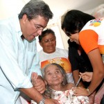 Mais de 16 mil idosos são vacinados na primeira semana de campanha contra a gripe - Prefeito acompanha vacinação