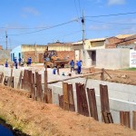 Revestimento do canal garante melhor qualidade de vida aos moradores do Ângela Catarina - Obra de revestimento do canal