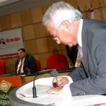 Marcelo Déda participa de assinatura coletiva de adesão ao Programa Prefeito Amigo da Criança - Fotos: Márcio Dantas