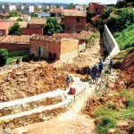 Muro de contenção dá segurança aos moradores do bairro Cidade Nova - Fotos: Ademar Queiroz