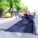 Recapeamento asfáltico beneficia rua Guaporé