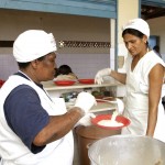 Cerca de 40 mil crianças aracajuanas são alimentadas diariamente com a merenda escolar - Fotos: Wellington Barreto