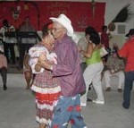 Crianças e idosos participam das comemorações juninas nos Centros de Referência da Semasc  - Fotos: Ascom/Semasc