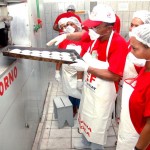 Futuros profissionais no ramo da panificação estão sendo preparados na Padaria Escola da PMA - Fotos: Silvio Rocha