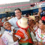 Forró dos Idosos abre Forró Caju 2005 com muita animação - Fotos: Márcio Dantas