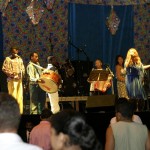 Carmem Oliveira e banda dão o pontapé inicial na quinta noite do Forró Caju - Fotos: Wellington Barreto