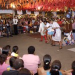 Grupo Imbuaça encanta público do Forró Caju com encenação de Antônio