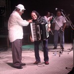Dominguinhos sobe ao palco no Forró Caju 2005 - Dominguinhos anima o Forró Caju 2005