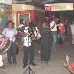 Festa junina anima os terminais de integração de ônibus - Fotos: Lindivaldo Ribeiro