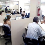 Cerca de 500 atendimentos são feitos diariamente na Central do Contribuinte - Fotos: Márcio Garcez