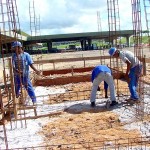 Obras do novo terminal de integração continuam sendo realizadas - Fotos: Lindivaldo Ribeiro