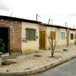 Mais de 300 famílias já foram beneficiadas com o projeto de reurbanização do bairro Coroa do Meio - Fotos: Wellington Barreto