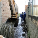 Desobstrução de canal no conjunto Beira Mar ajuda a solucionar problemas da Aruana - Fotos: Wellington Barreto