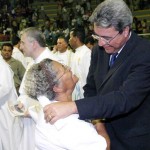 Prefeito Marcelo Déda acompanha ordenação do novo bispo sergipano - Fotos: Márcio Dantas