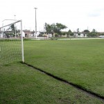 Parceria da PMA com associações de bairros garante manutenção adequada de campos de futebol - Fotos: Márcio Garcez