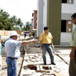 Representantes da Caixa e Prefeitura de Aracaju fazem vistoria em obras do PAR - Fotos: Wellington Barreto
