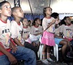 Magia do circo encanta centenas de crianças integrantes dos projetos sociais da PMA - Fotos: Márcio Garcez