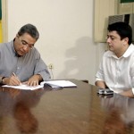 Prefeito assina decreto que autoriza retorno do PréCaju ao bairro 13 de Julho - Fotos: Márcio Garcez