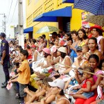 Aracajuanos prestigiam desfile das escolas do município - Fotos: Márcio Garcez