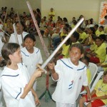 Espetáculo montado por integrantes do projeto Criança Cidadã é um exemplo de preservação da cultura popular - Fotos: Silvio Rocha