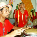 Espetáculo montado por integrantes do projeto Criança Cidadã é um exemplo de preservação da cultura popular - Fotos: Silvio Rocha