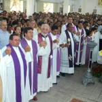 Prefeito em exercício acompanha funeral do padre Arnóbio Patrício de Melo - Fotos: Silvio Rocha