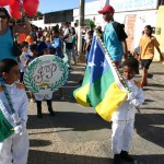 Alunos de escolas do conjunto Santa Tereza participaram do desfile cívico - Fotos: Ascom/Semed