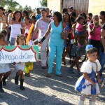 Alunos de escolas do conjunto Santa Tereza participaram do desfile cívico - Fotos: Ascom/Semed