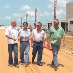Prefeito em exercício visita obras do terminal de integração da zona Oeste - Fotos: Lindivaldo Ribeiro
